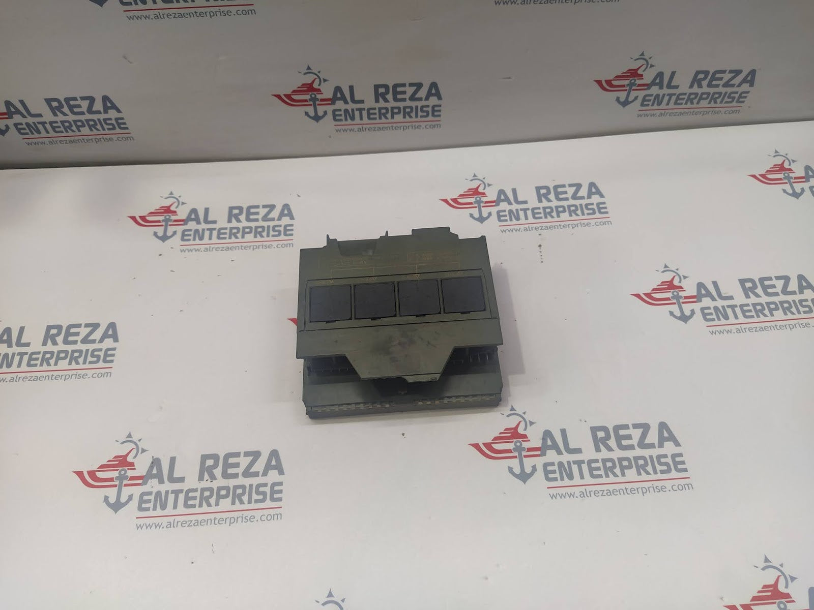 6ES7 331-7KF01-0AB0  EDGE IS BROKEN