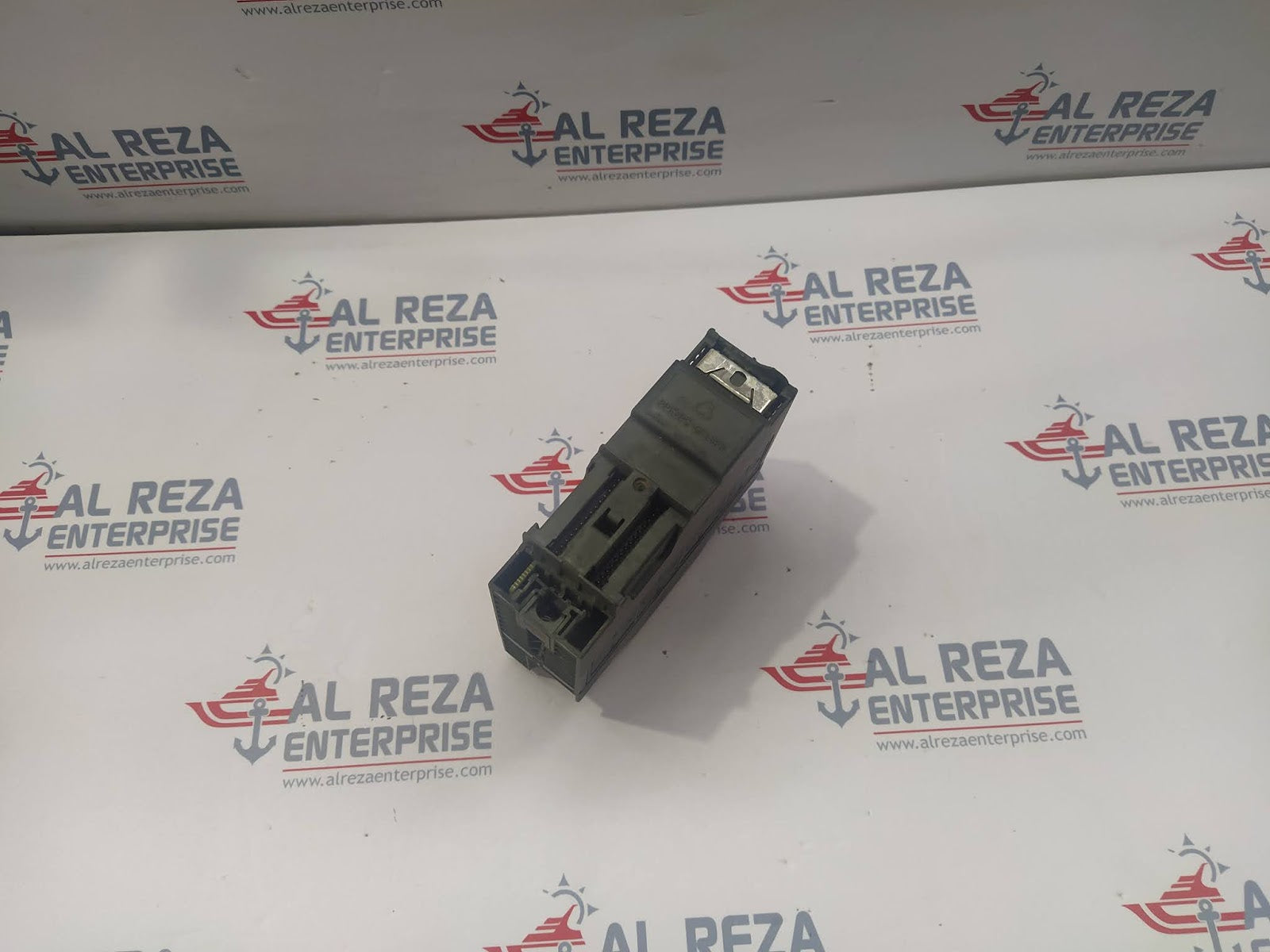 6ES7 331-7KF01-0AB0  EDGE IS BROKEN