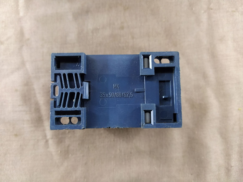 Siemens 7PU4140-2QN20 200-240 VAC