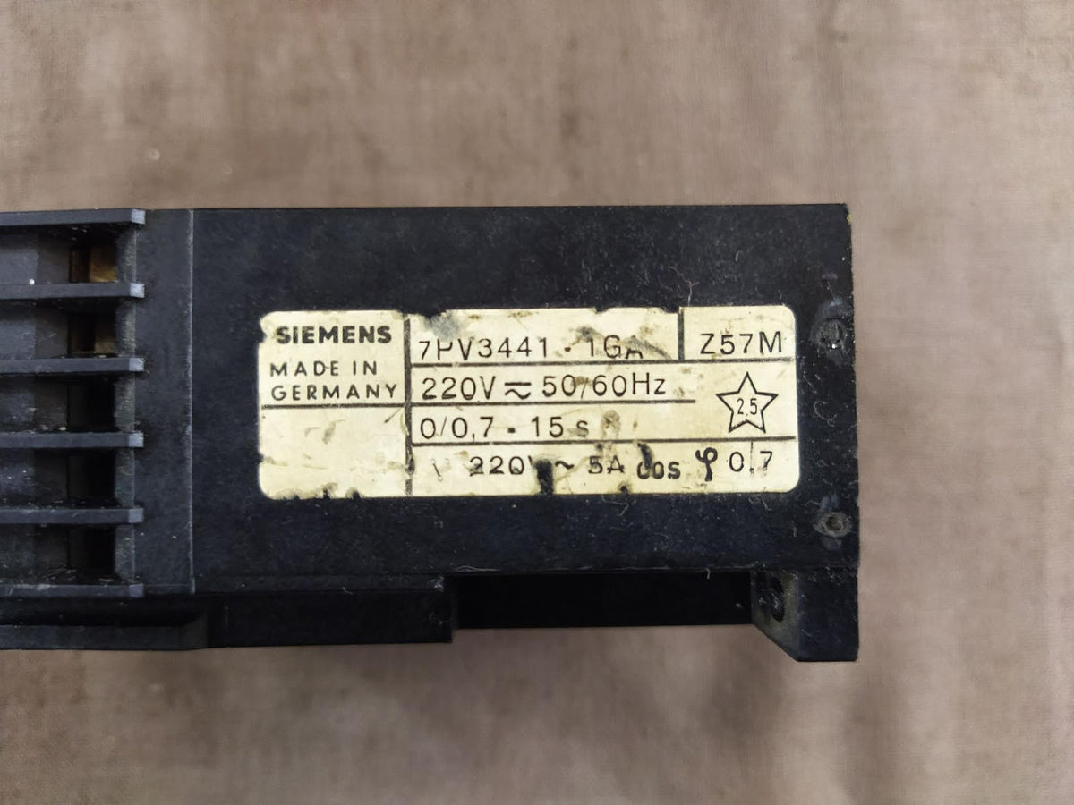 Siemens 7PV3441-1GA Timer 7PV34411GA 0.7 To 15 Sec 7PV34