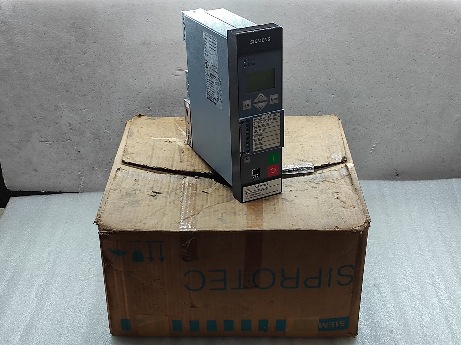 SIEMENS 7SJ8042-5EB20-1FB0/CC OVERCURRENT PROTECTION RELAY