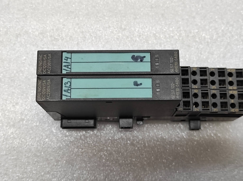 SIEMENS SIMATIC S7 6ES7 132-4HB10-0AB0 ET200S 2DO RELAY DC/AC LOT OF 2 UNIT