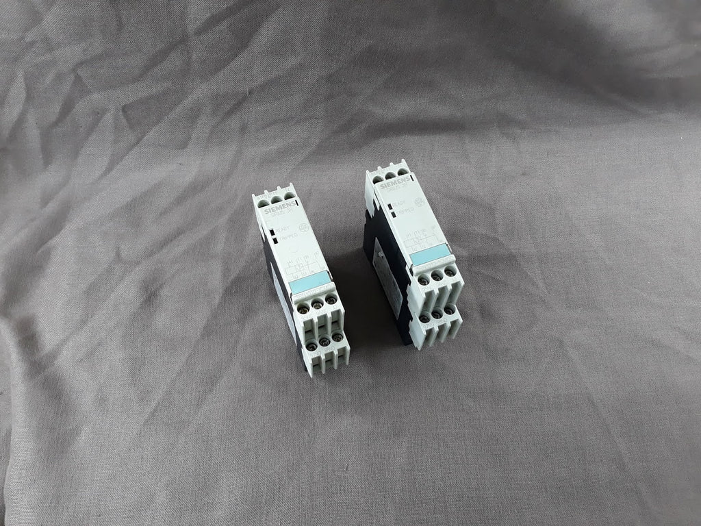 SIEMENS SIRIUS 3R THERMISTOR MOTOR PROTECTION RELAY 3RN1010-1CM00
