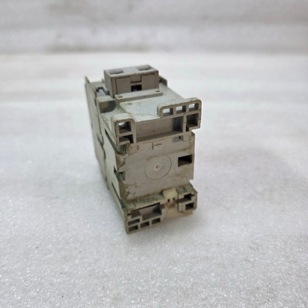 SPRECHER + SCHUH CA7-16-10 CONTACTOR 16A 3 POLE 110/120V COIL IEC MOTOR STARTER