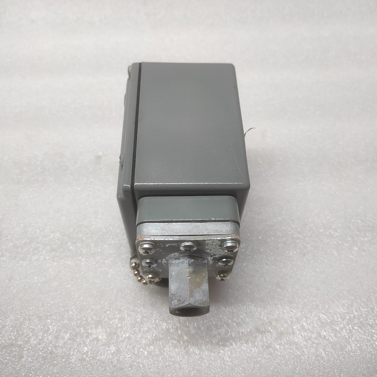 SQUARE-D 9012 GAWM-6 H3Y1 PRESSURE SWITCH 9012GAWM6H3Y1