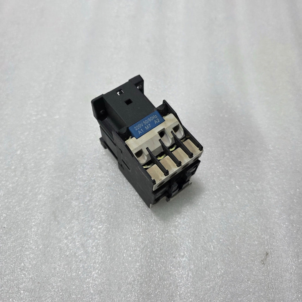 STECK S-D118A10M AC CONTACTOR 18A 3 POLE | COIL 220V 50/60HZ | 4–10KW MOTOR CONT