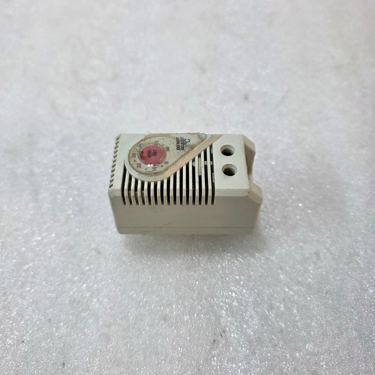 STEGO 1146 NC THERMOSTAT 01146.9-00 – 15A 120VAC / 10A 250VAC PANEL TEMPERATURE