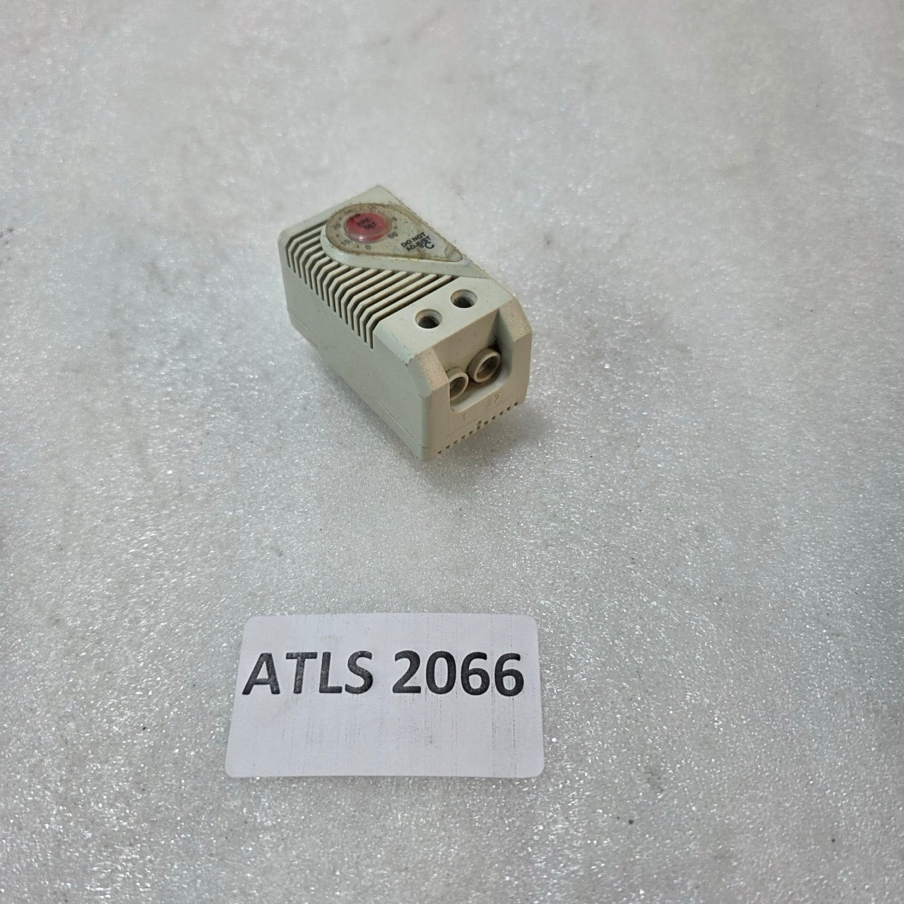 STEGO 1146 NC THERMOSTAT 01146.9-00 – 15A 120VAC / 10A 250VAC PANEL TEMPERATURE