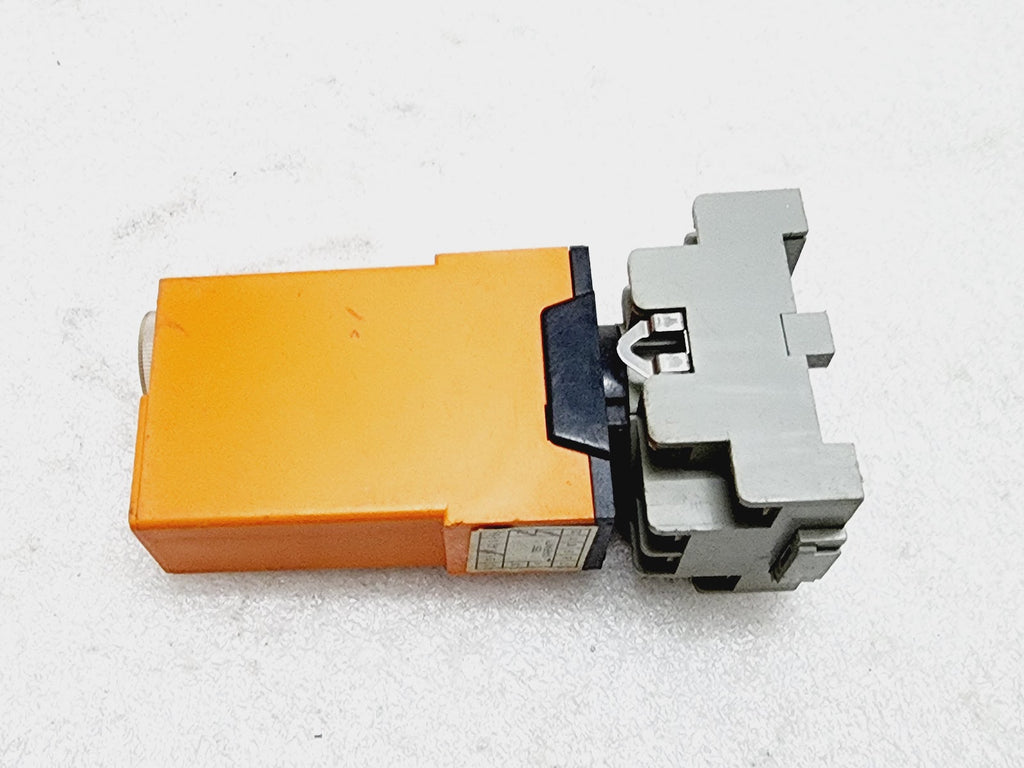 SYRELEC TCR2U TIMER RELAY 220VAC