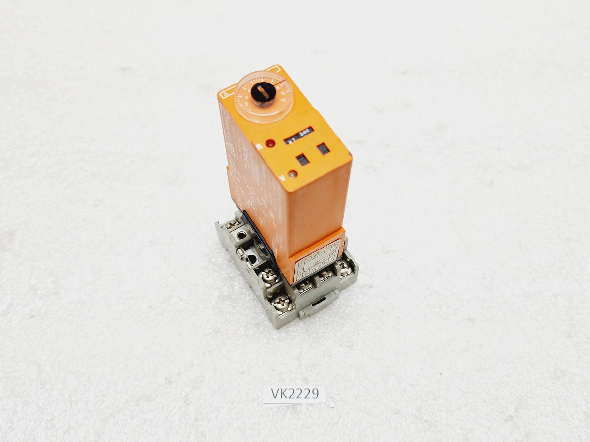SYRELEC TCR2U TIMER RELAY 220VAC