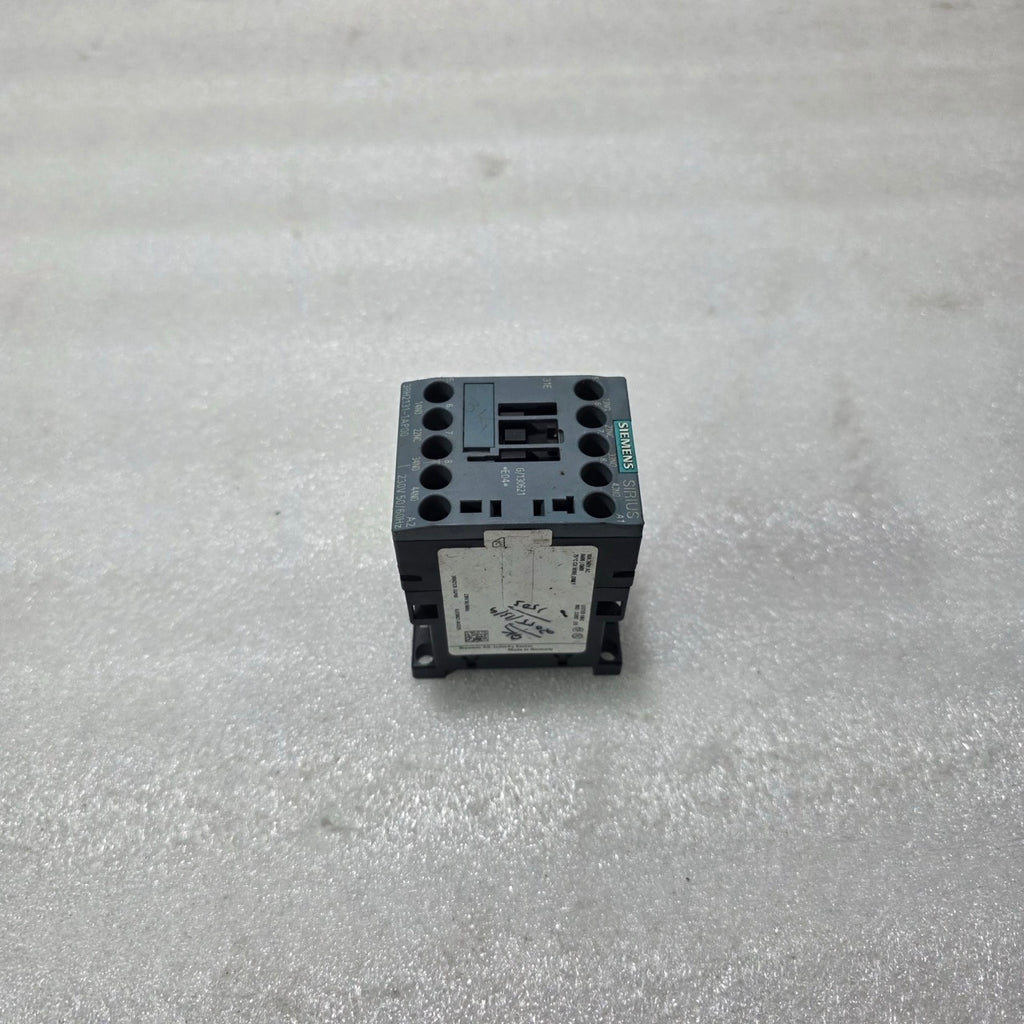 SIEMENS SIRIUS 3RH2131-1AP00 AUXILIARY CONTACTOR / CONTROL RELAY 4POLE COIL 230V