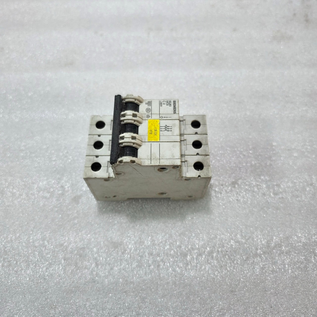 SIEMENS 5SJ63 2A 3-POLE TYPE C MCB 400V 6kA INDUSTRIAL CIRCUIT BREAKER
