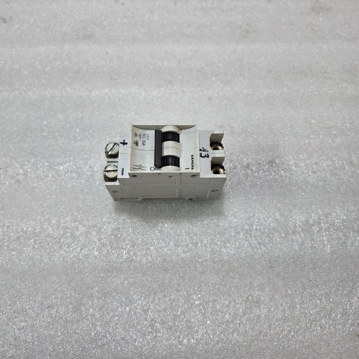 SIEMENS 5SN2 10A 1P+N MINIATURE CIRCUIT BREAKER MCB 380V 6kA INDUSTRIAL