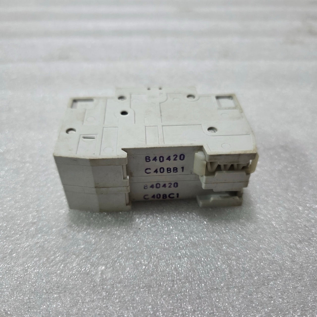 SIEMENS 5SX12 40A 2-POLE TYPE C MCB 380V 440V 3kA INDUSTRIAL CIRCUIT BREAKER