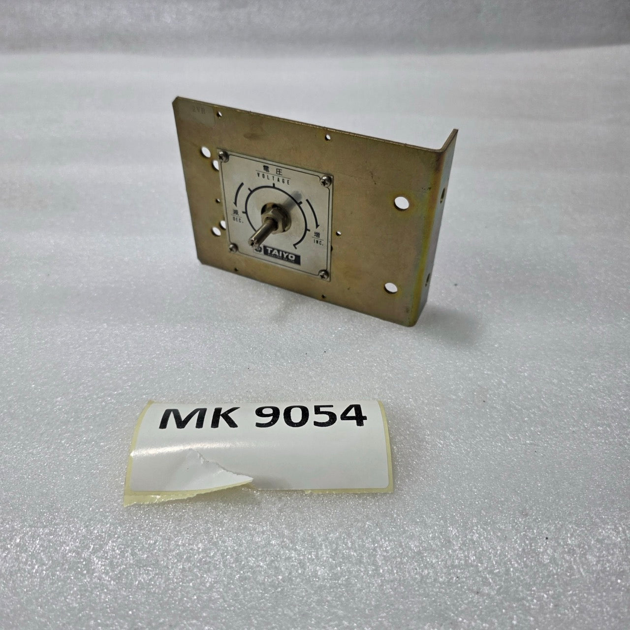 TAIYO ELECTRIC F50 300Ω PANEL MOUNT VOLTAGE REGULATOR POTENTIOMETER