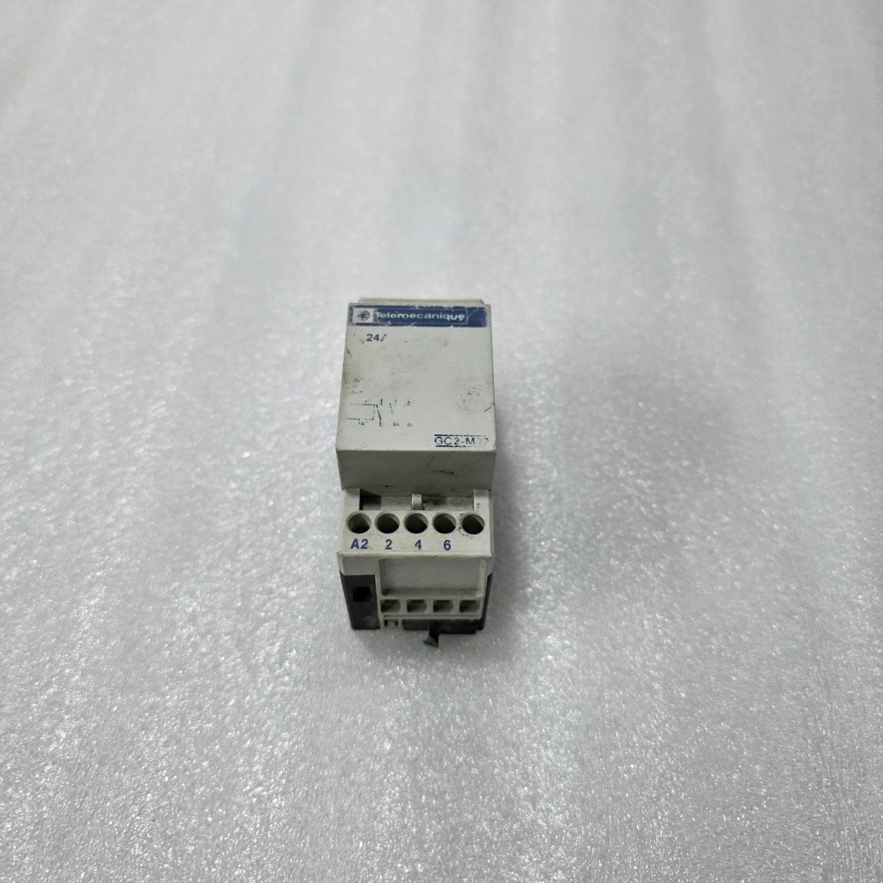 TELEMECANIQUE GC2-M32 CONTACTOR RELAY 24V COIL DIN RAIL MOUNT INDUSTRIAL CONTROL