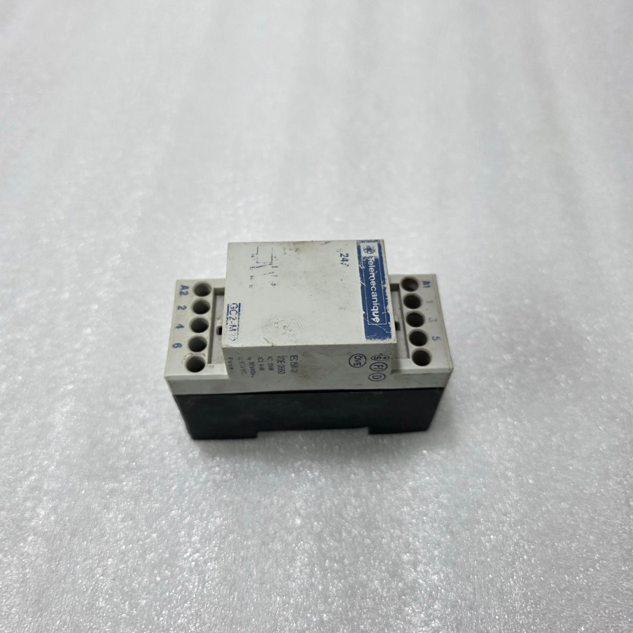 TELEMECANIQUE GC2-M32 CONTACTOR RELAY 24V COIL DIN RAIL MOUNT INDUSTRIAL CONTROL
