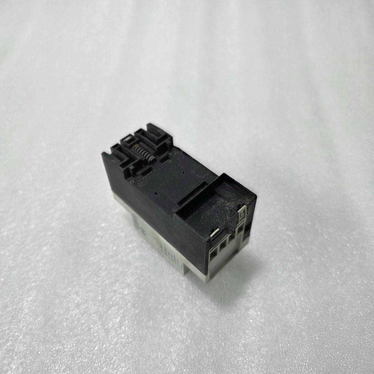 TELEMECANIQUE GC2-M32 CONTACTOR RELAY 24V COIL DIN RAIL MOUNT INDUSTRIAL CONTROL