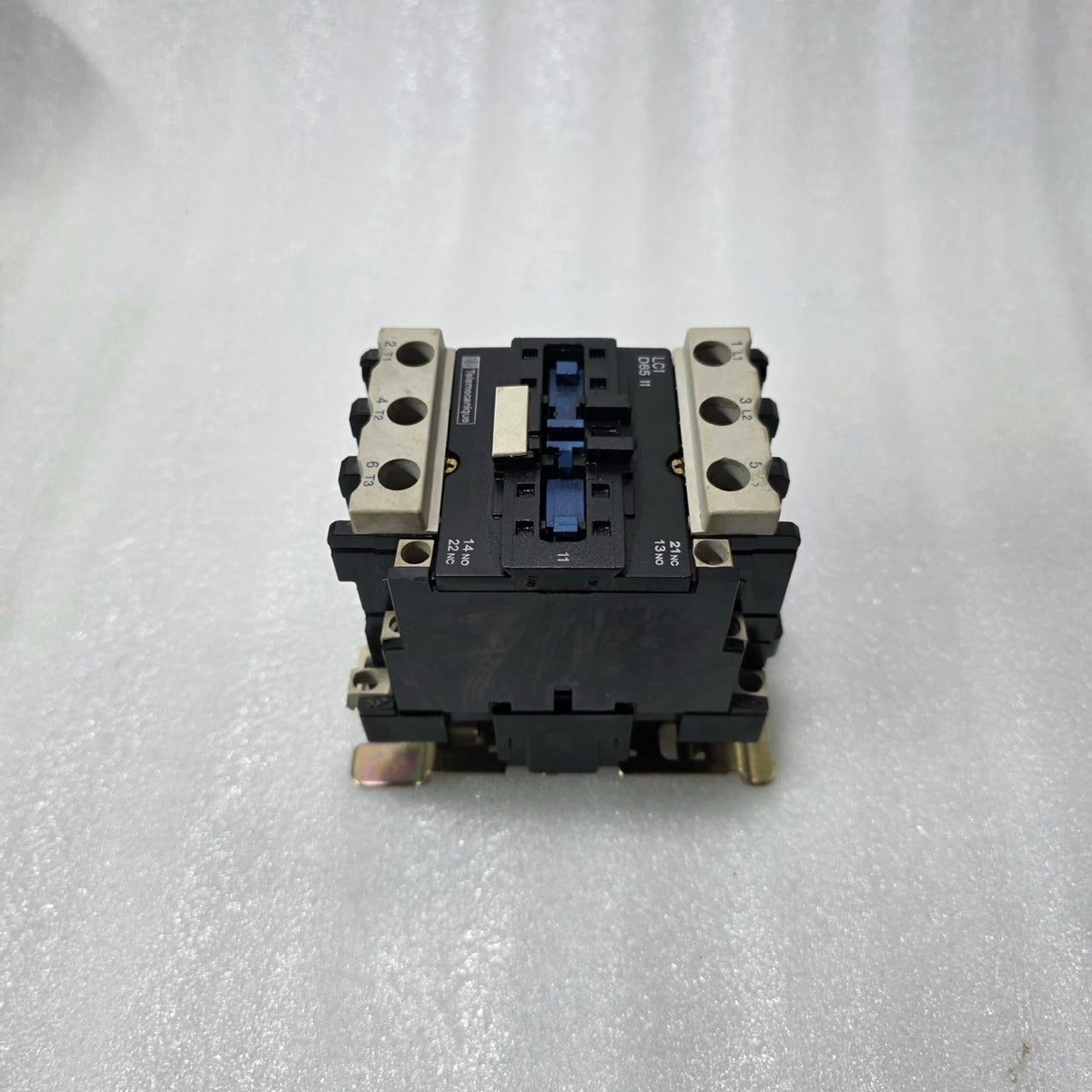 TELEMECANIQUE LC1D65 11 CONTACTOR – 65A AC3, 200–220V COIL, 1NO+1NC AUXILIARY, 3