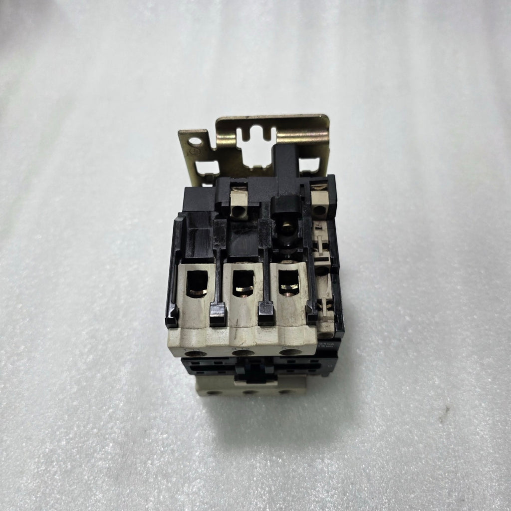 TELEMECANIQUE LC1D65 11 CONTACTOR – 65A AC3, 200–220V COIL, 1NO+1NC AUXILIARY, 3