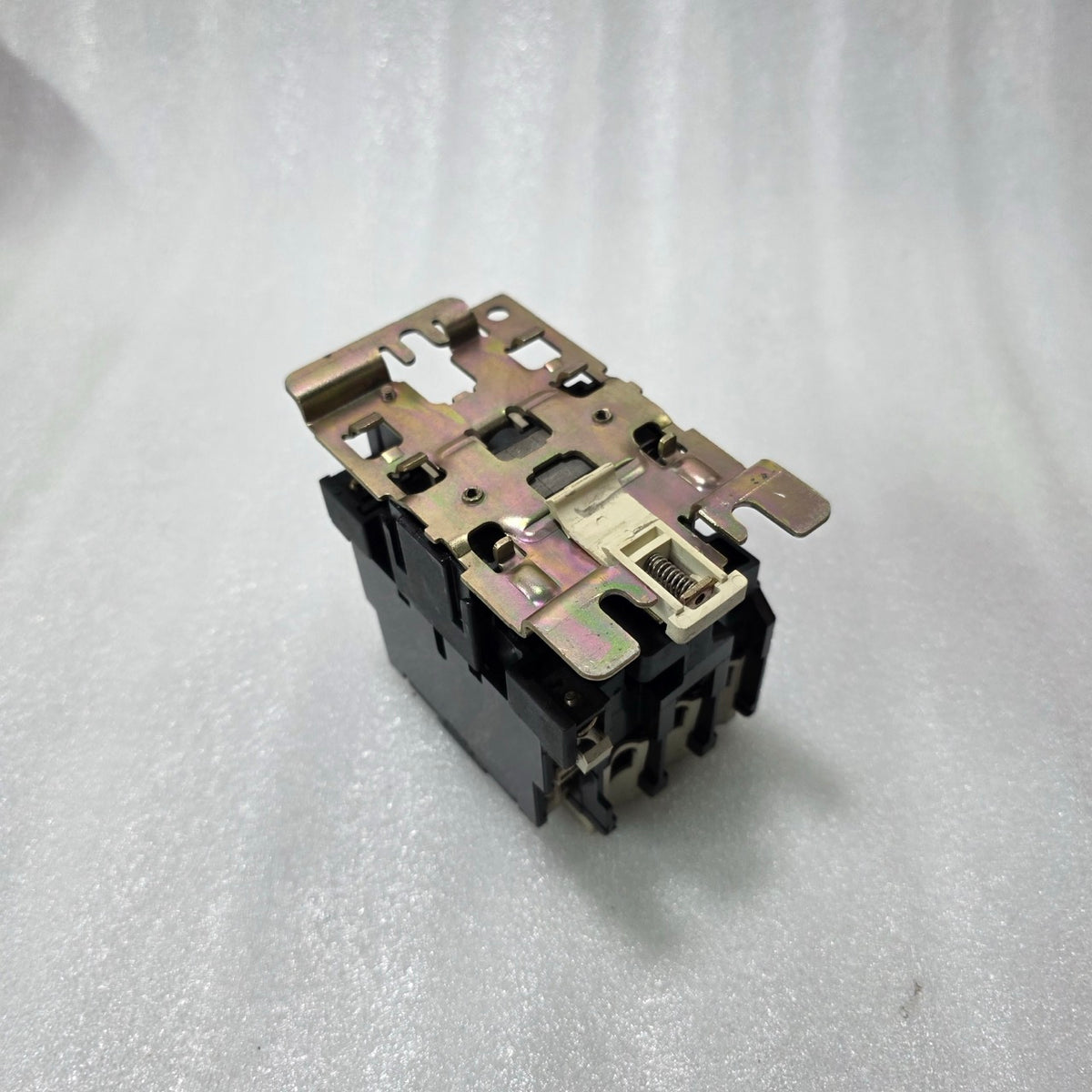 TELEMECANIQUE LC1D65 11 CONTACTOR – 65A AC3, 200–220V COIL, 1NO+1NC AUXILIARY, 3