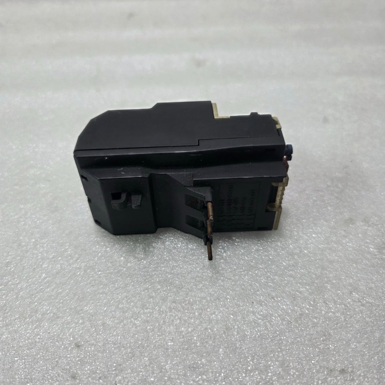 TELEMECANIQUE LR2 D1305 THERMAL OVERLOAD RELAY 0.63–1A MOTOR PROTECTION RELAY