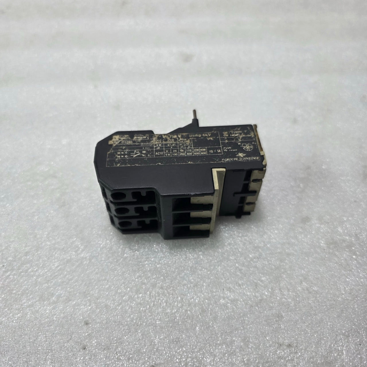 TELEMECANIQUE LR2 D1305 THERMAL OVERLOAD RELAY 0.63–1A MOTOR PROTECTION RELAY