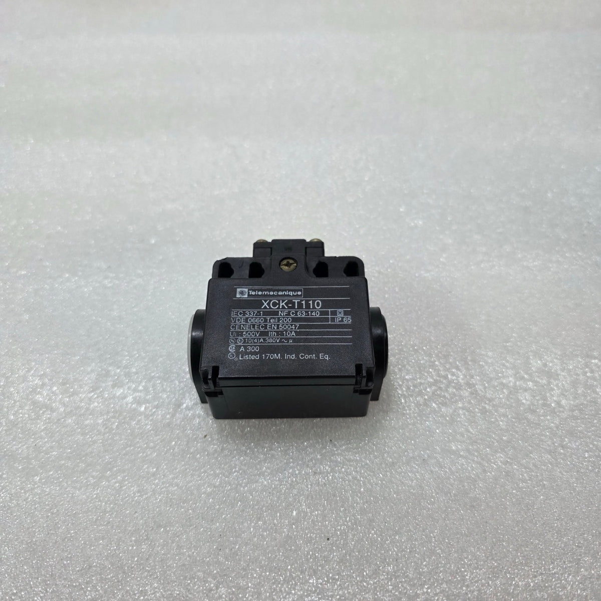 TELEMECANIQUE XCK-T110 LIMIT SWITCH IP65 | INDUSTRIAL POSITION SWITCH 500V 10A