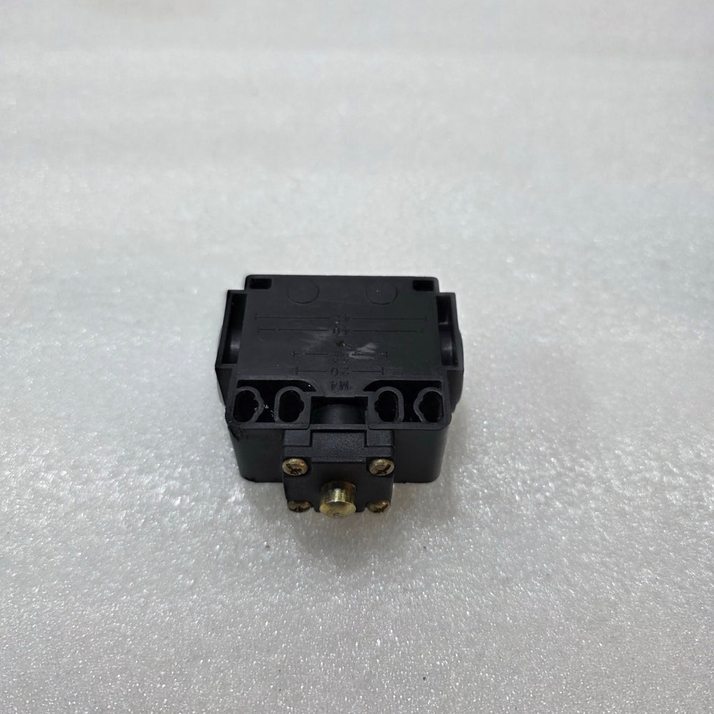 TELEMECANIQUE XCK-T110 LIMIT SWITCH IP65 | INDUSTRIAL POSITION SWITCH 500V 10A