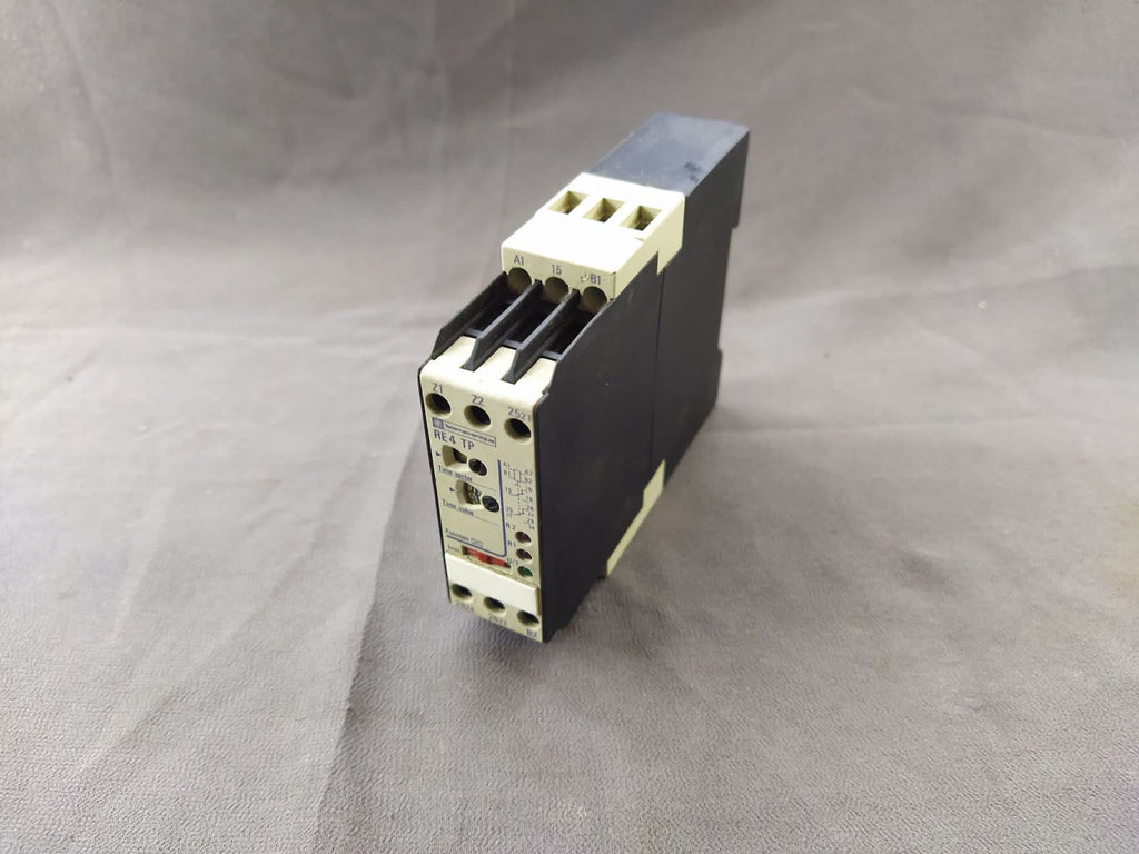 3 X Telemecanique RE4 TP13BU Time Delay Relay 0.05s-300h 110-240V X LOT OF 3 PC