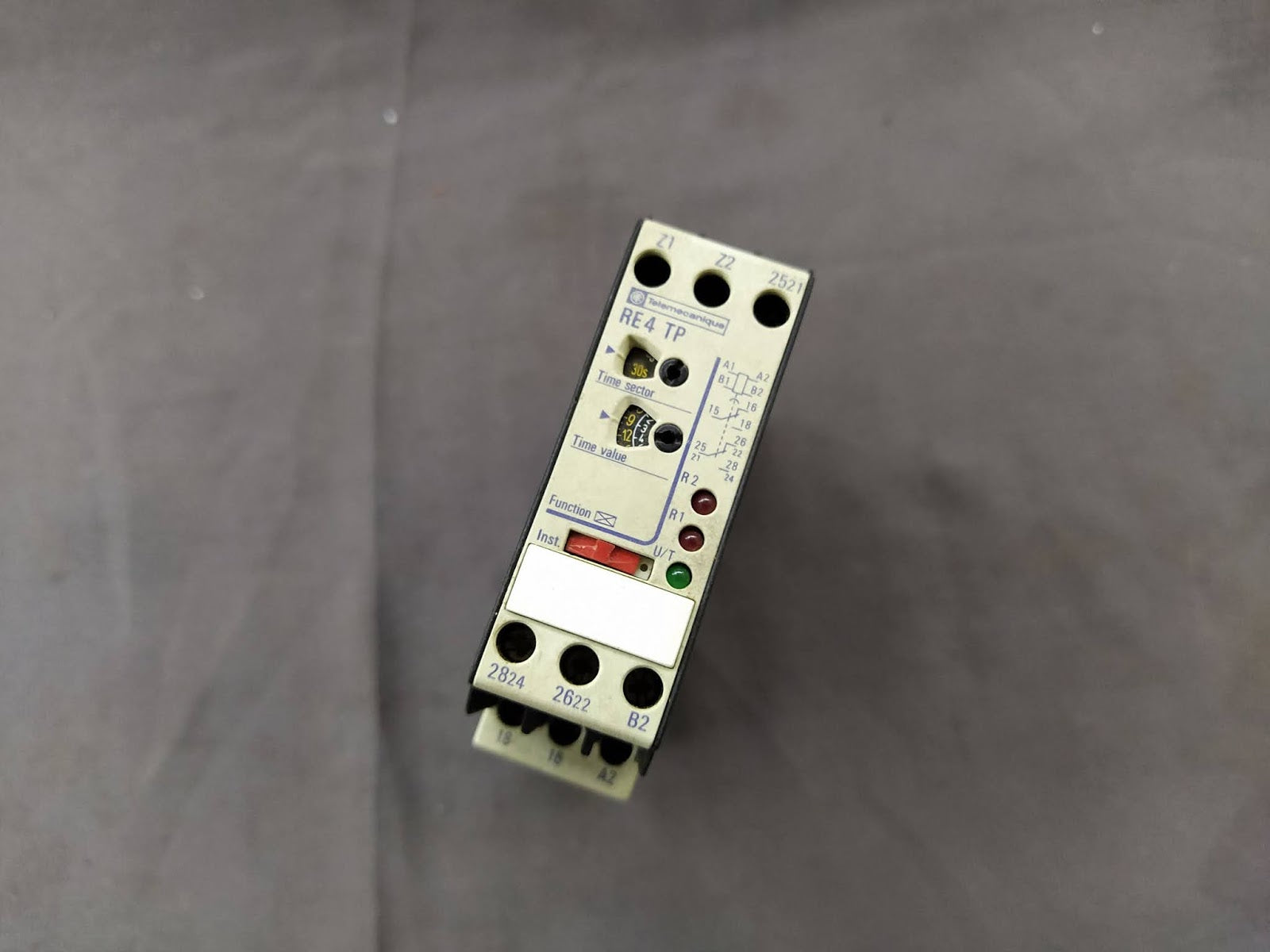 3 X Telemecanique RE4 TP13BU Time Delay Relay 0.05s-300h 110-240V X LOT OF 3 PC