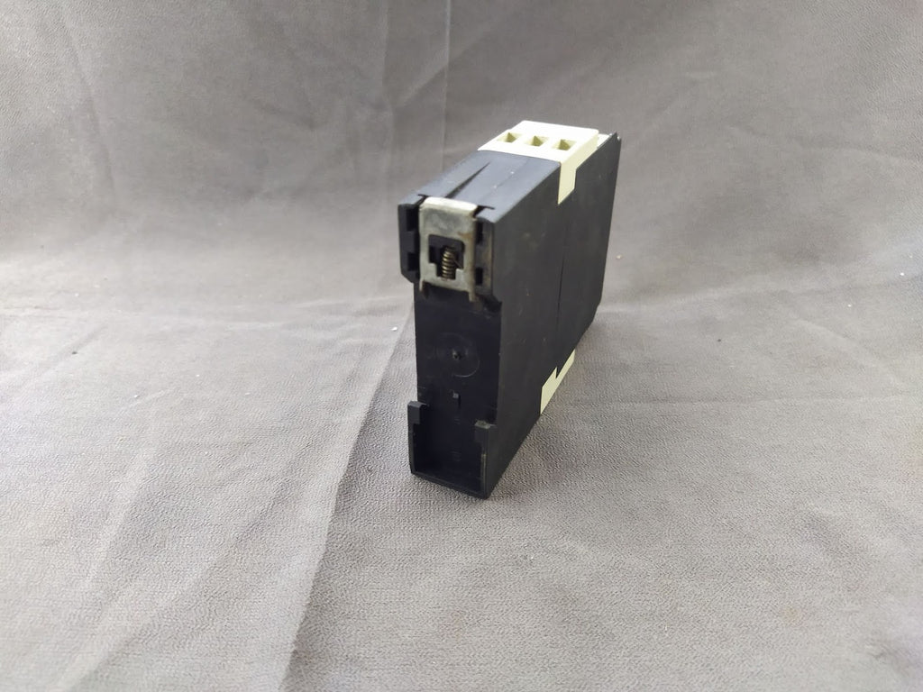 3 X Telemecanique RE4 TP13BU Time Delay Relay 0.05s-300h 110-240V X LOT OF 3 PC