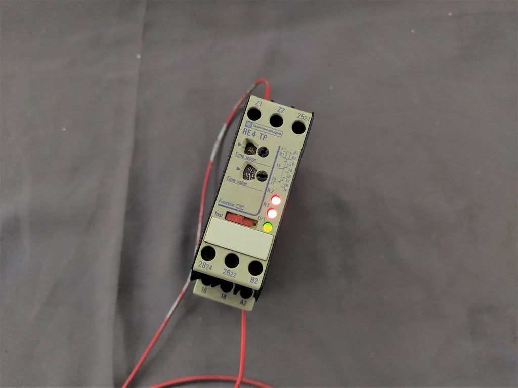 3 X Telemecanique RE4 TP13BU Time Delay Relay 0.05s-300h 110-240V X LOT OF 3 PC