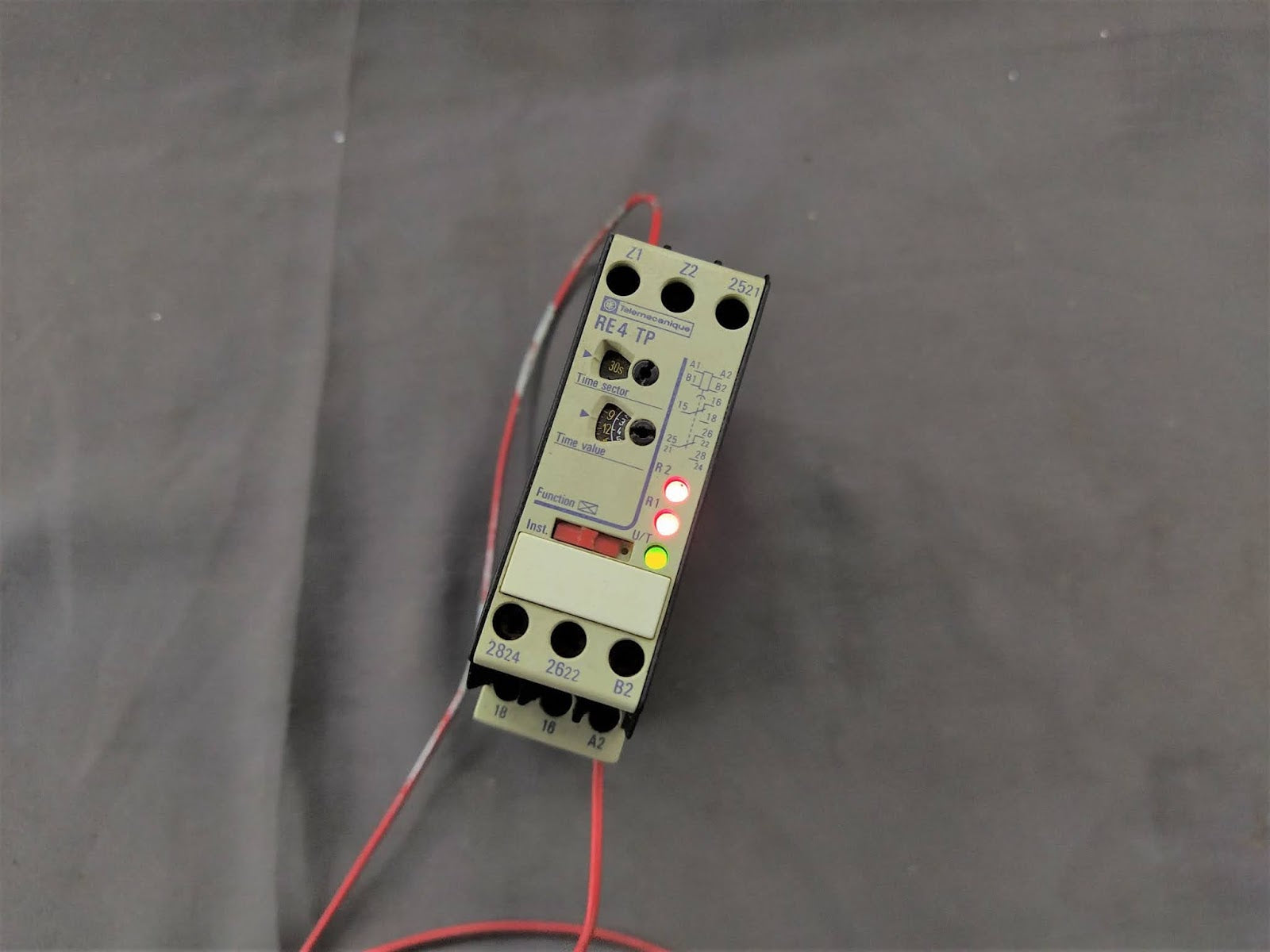 3 X Telemecanique RE4 TP13BU Time Delay Relay 0.05s-300h 110-240V X LOT OF 3 PC