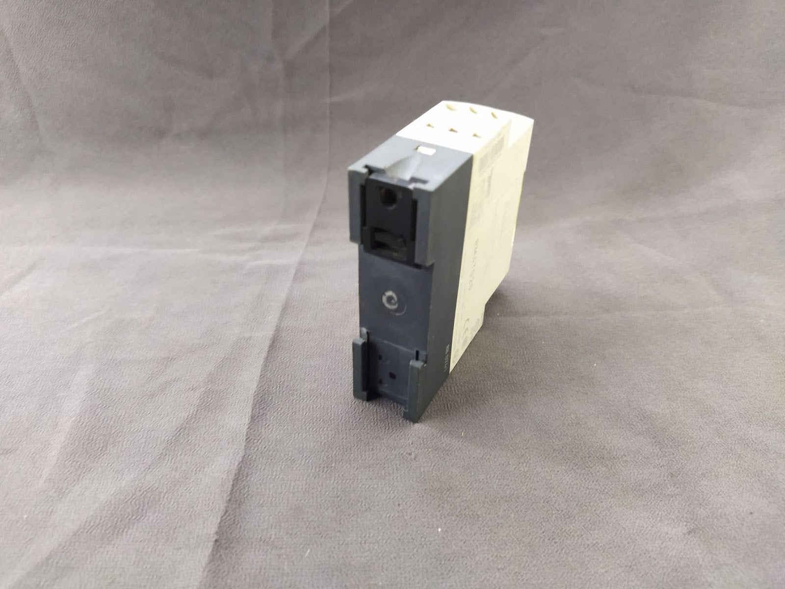 LOT OF 3 X TELEMECANIQUE RM4TG20 THREE PHASE NETWORK CONTROL RELAY X LOT OF 3