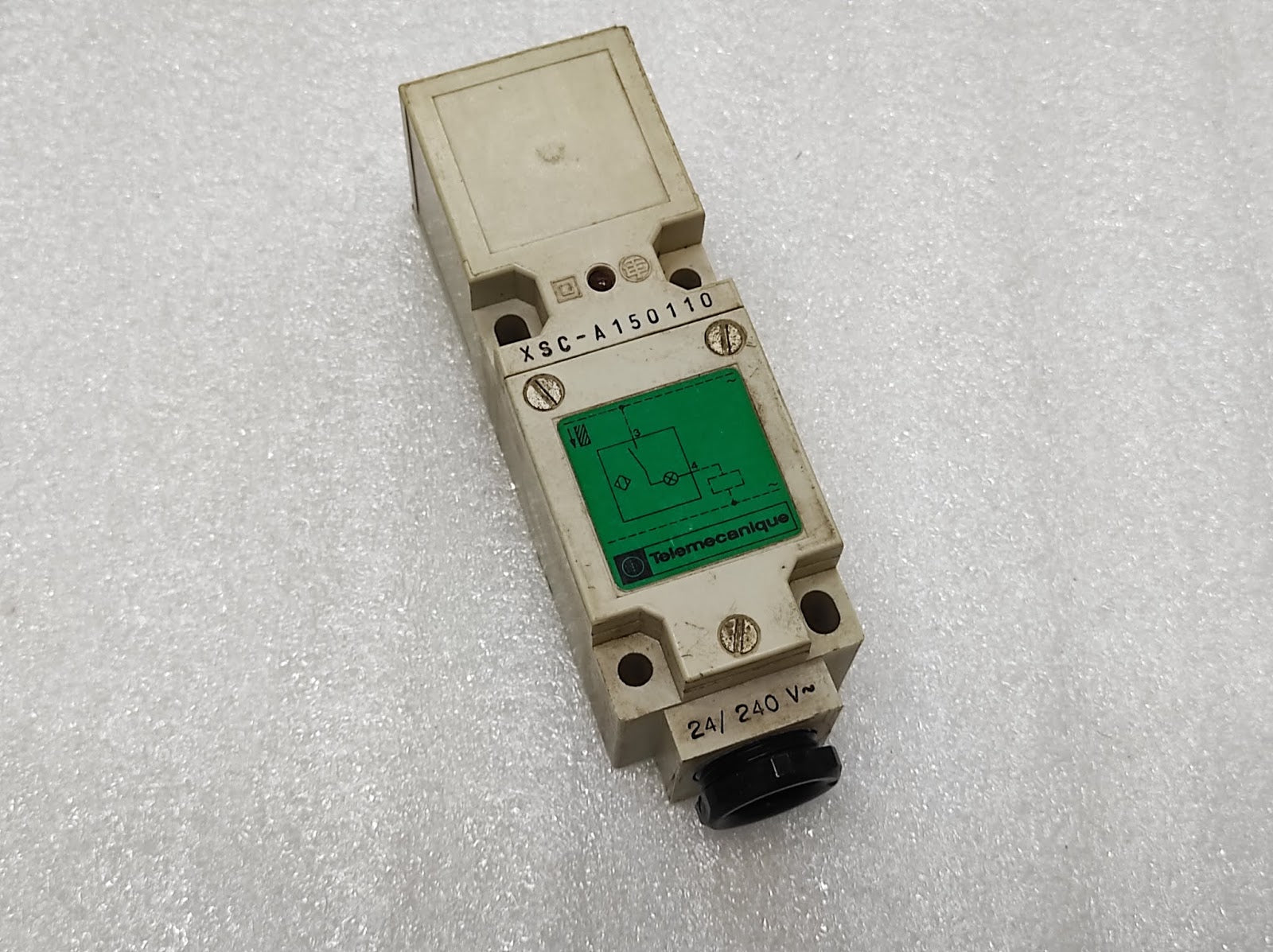 TELEMECANIQUE XSC-A150110 INDUCTIVE SENSOR