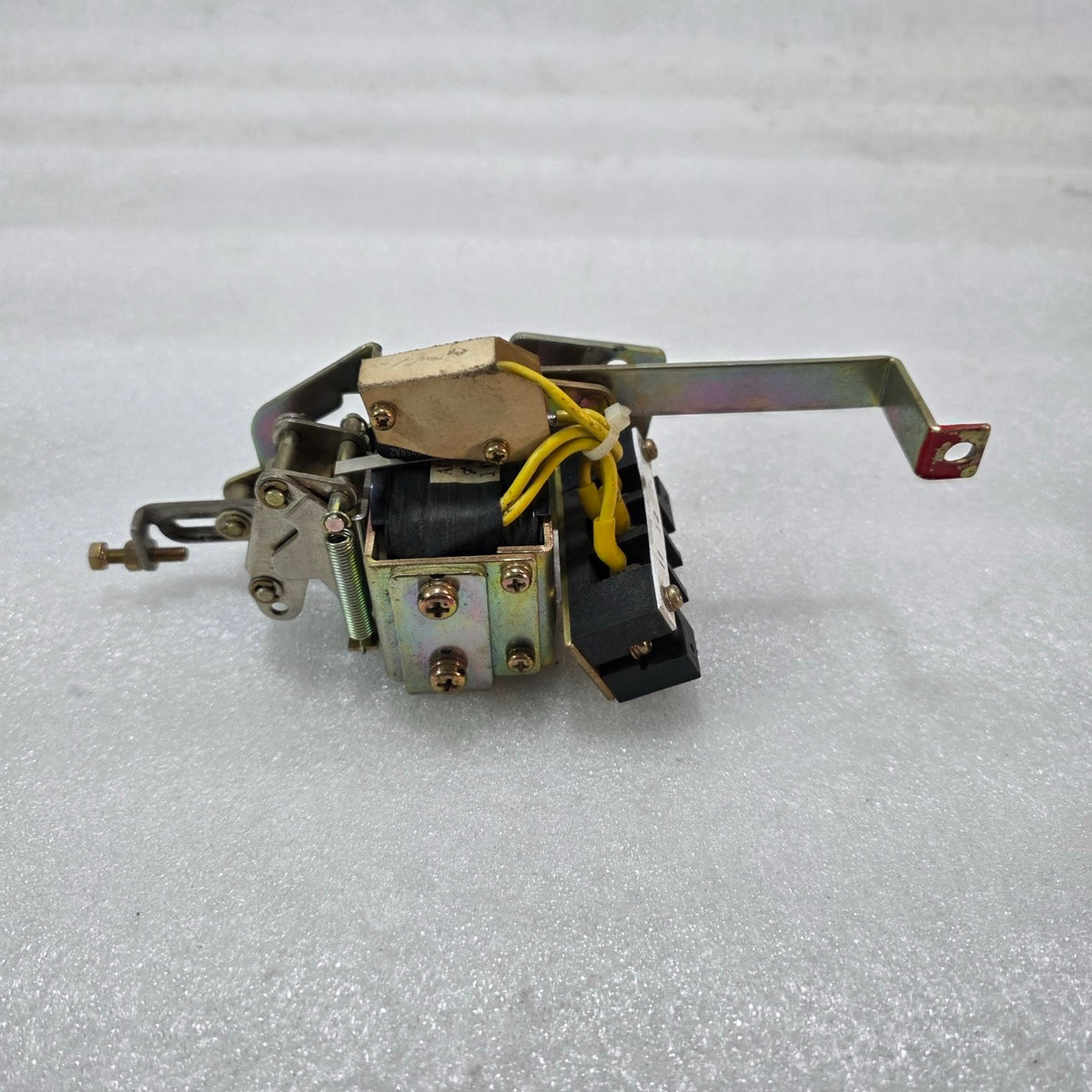 TERASAKI AUH-1C UNDER VOLTAGE TRIP DEVICE | 24V DC