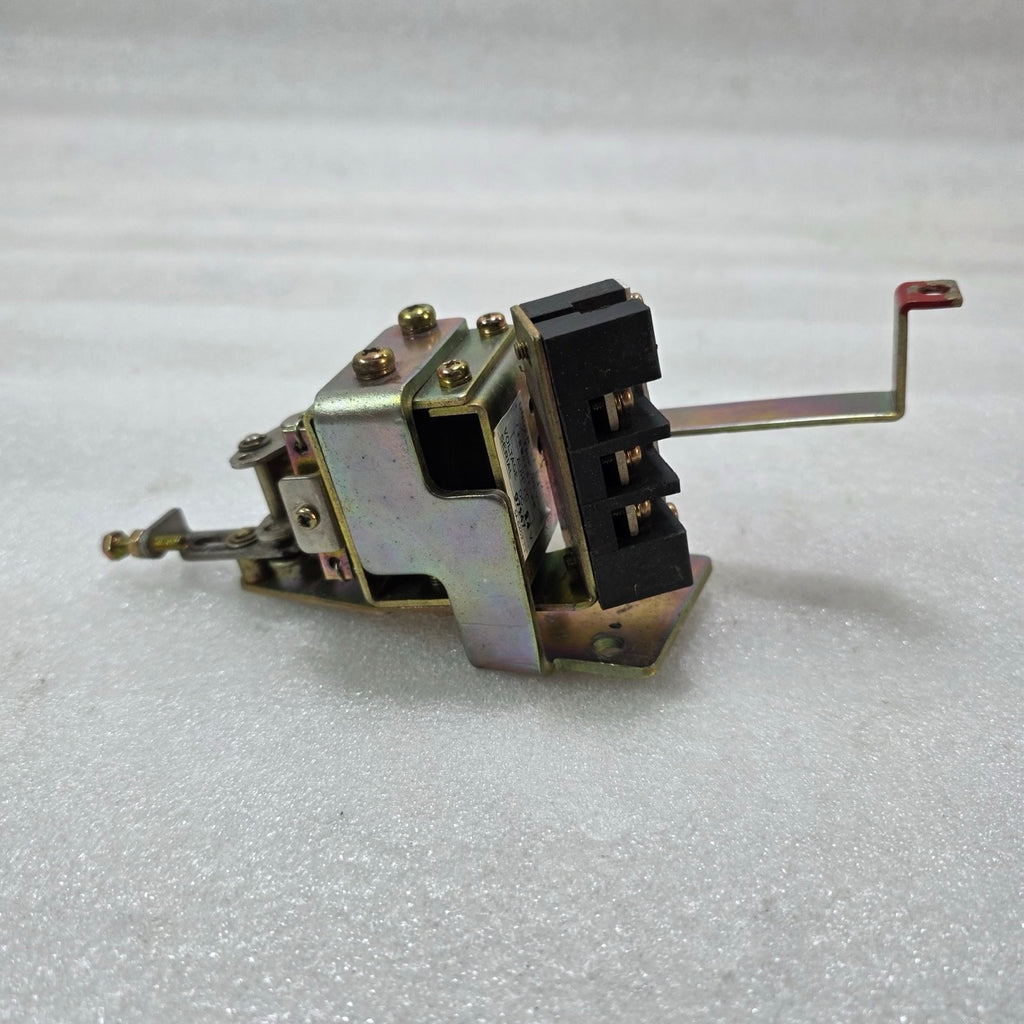 TERASAKI AUH-1C UNDER VOLTAGE TRIP DEVICE | 24V DC UNDERVOLTAGE RELEASE UNIT
