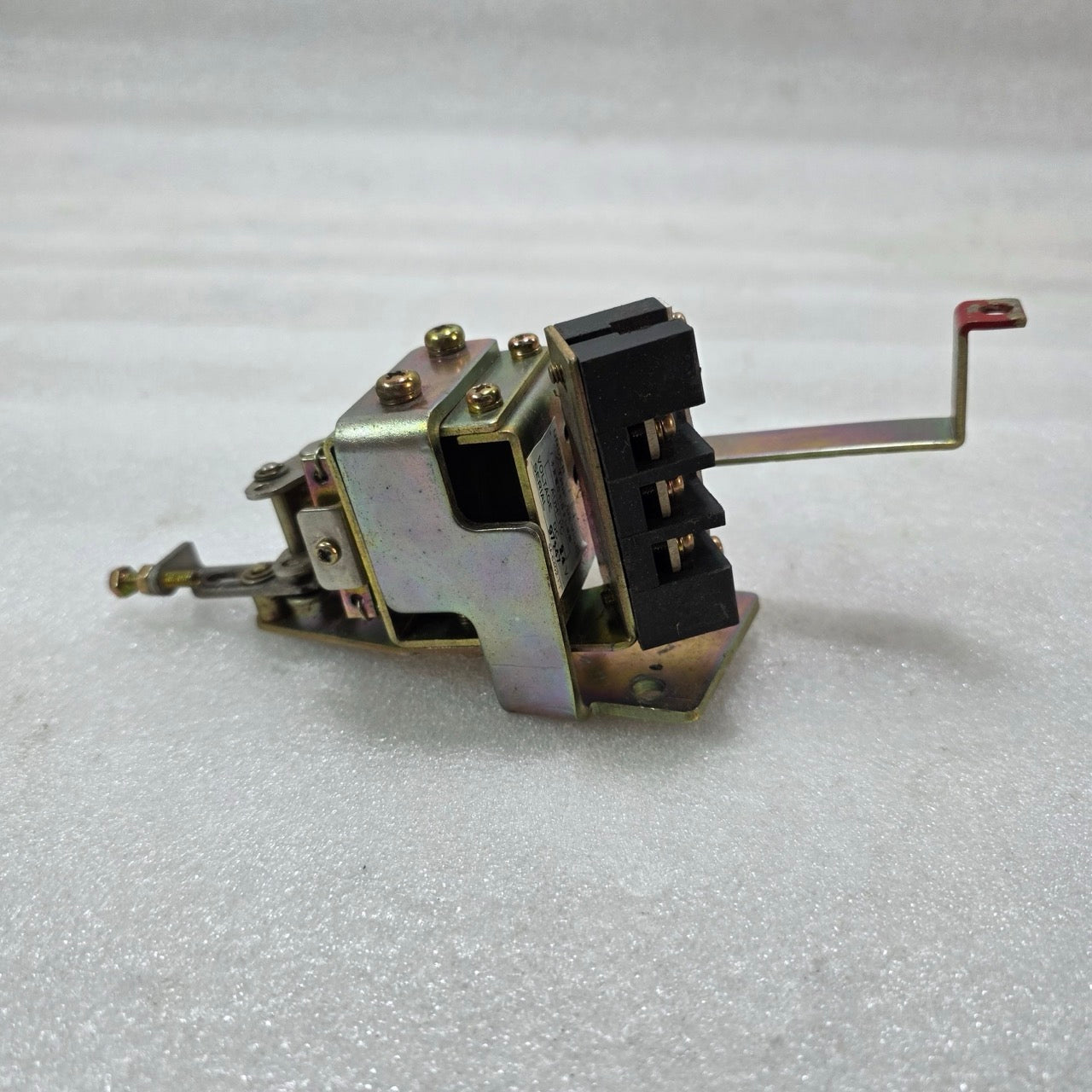 TERASAKI AUH-1C UNDER VOLTAGE TRIP DEVICE | 24V DC UNDERVOLTAGE RELEASE UNIT