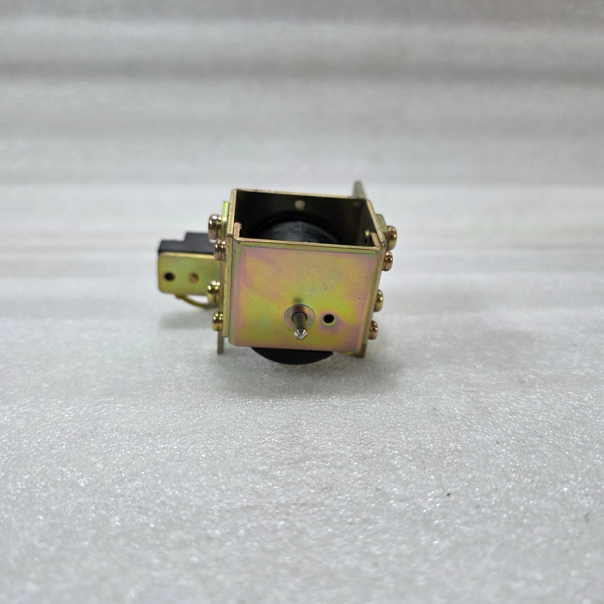 TERASAKI AVH-1 VOLTAGE TRIP DEVICE NA-5977-1-3 |420–480V AC UNDERVOLTAGE RELEASE