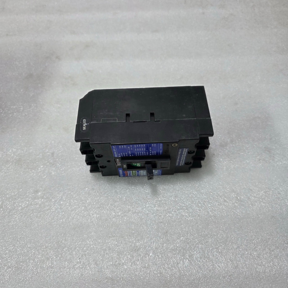 TERASAKI TEMBREAK XE100NS 3 POLE CIRCUIT BREAKER 10A|25KA AC220V | MINOR DAMAGE