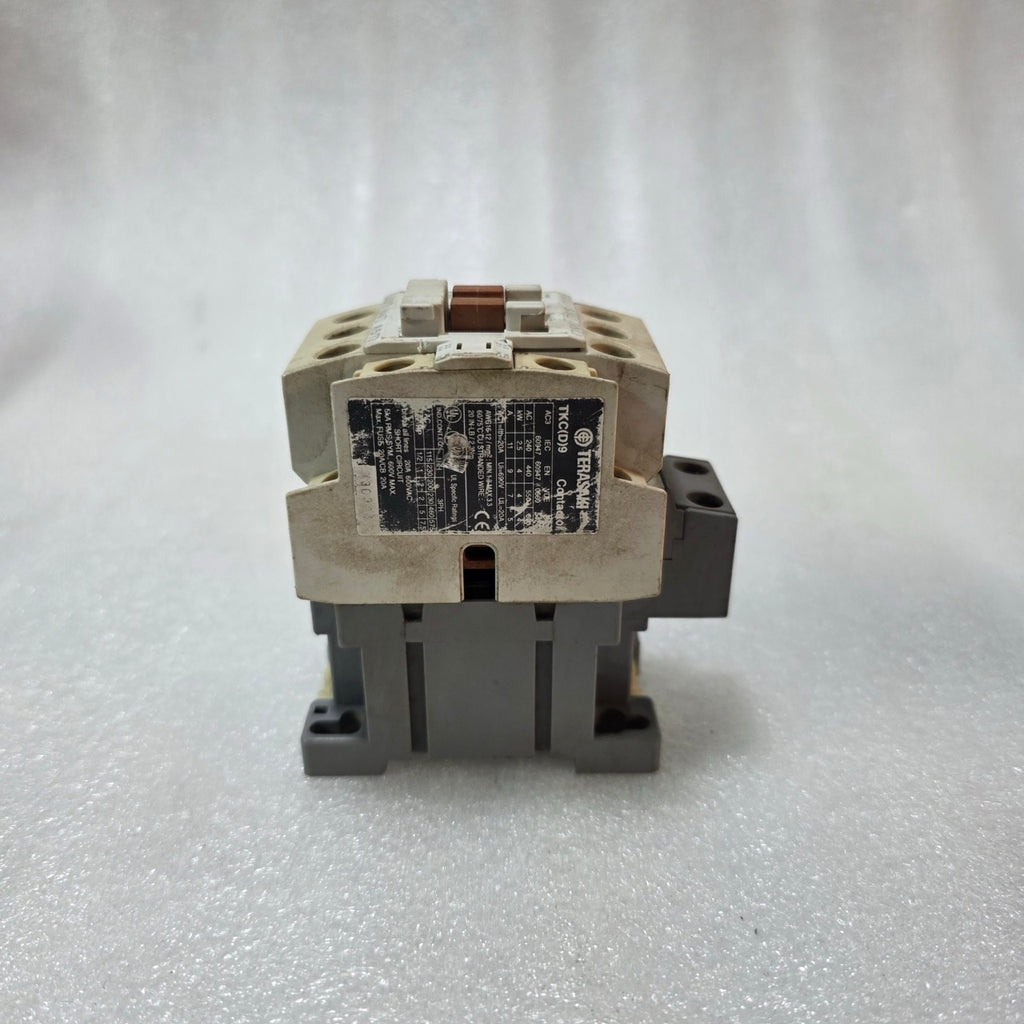 TERASAKI TKC9 CONTACTOR 3 POLE 20A 600VAC AC-3 MOTOR STARTER COIL 220V 50/60HZ