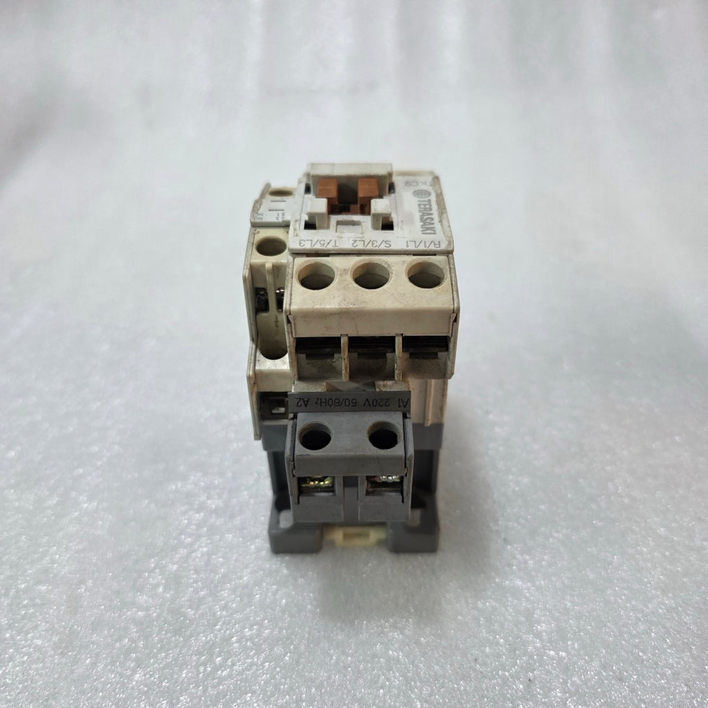 TERASAKI TKC9 CONTACTOR 3 POLE 20A 600VAC AC-3 MOTOR STARTER COIL 220V 50/60HZ