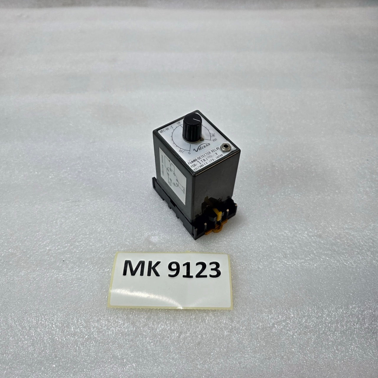 VOLCANO FDR-1TBJ FLAME DETECTOR RELAY | BURNER FLAME MONITORING CONTROLLER