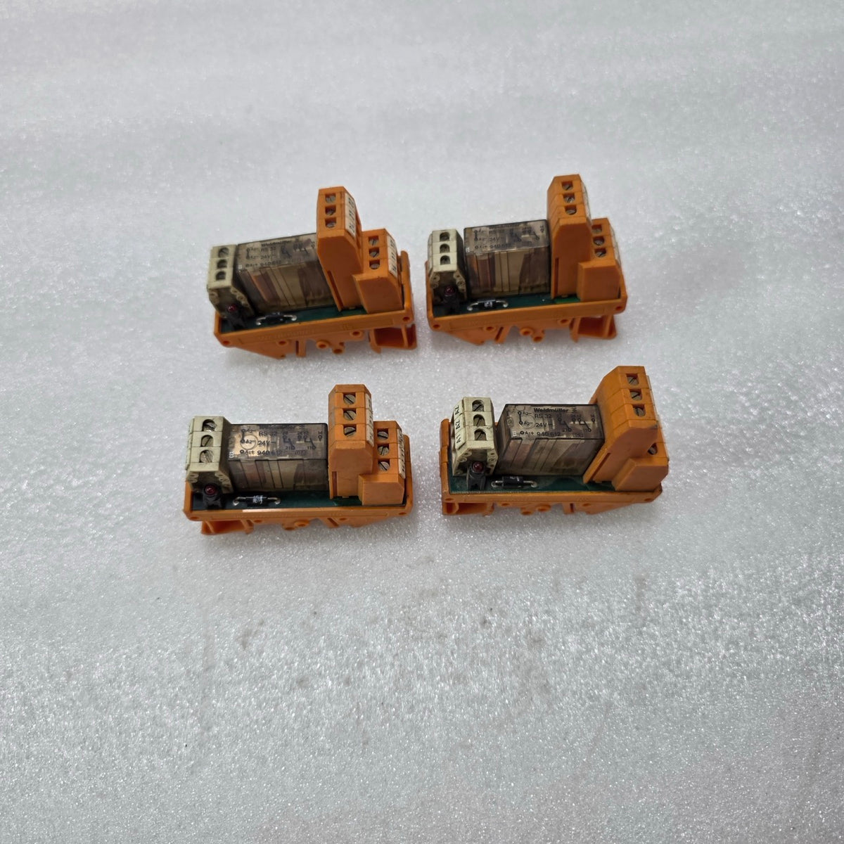 WEIDMULLER SCHRACK RP 421024 RS RELAY MODULE 24V 8A 250V 4-POLE PRE-OWNED