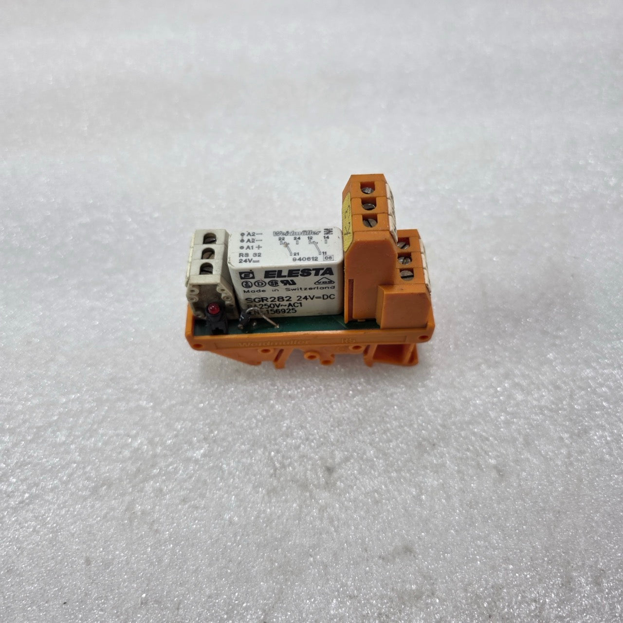 WEIDMULLER RS 32 ELESTA SGR282 RELAY MODULE 24VDC 8A 250VAC DIN RAIL PRE-OWNED