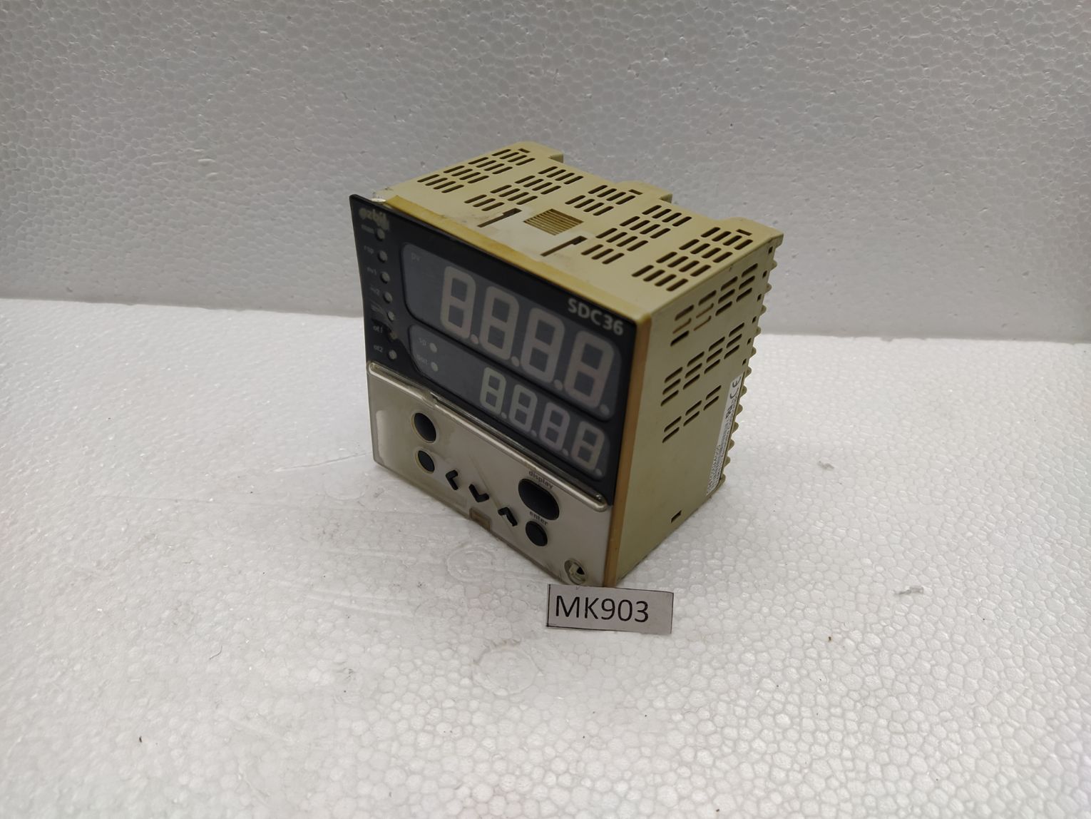 Yamatake Azbil SDC 36 Digital Indicating Controller C36TC0UA4000
