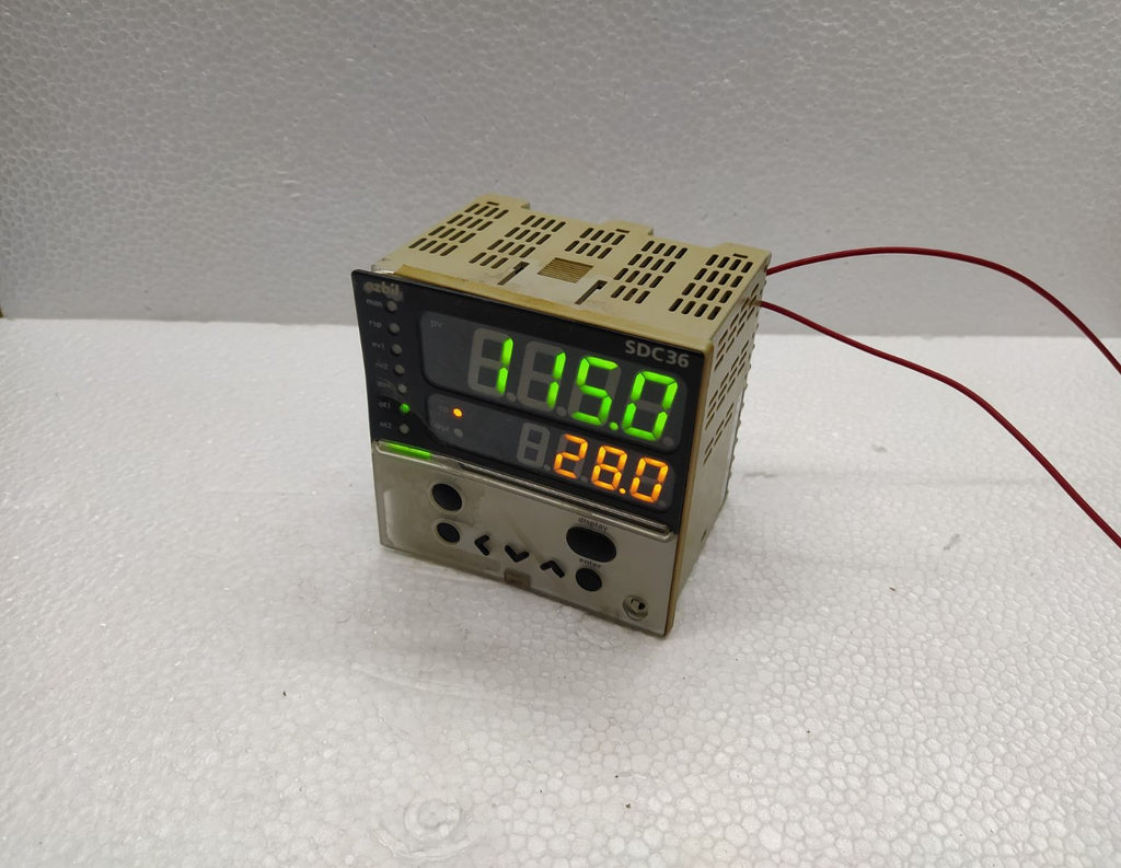 Yamatake Azbil SDC 36 Digital Indicating Controller C36TC0UA4000