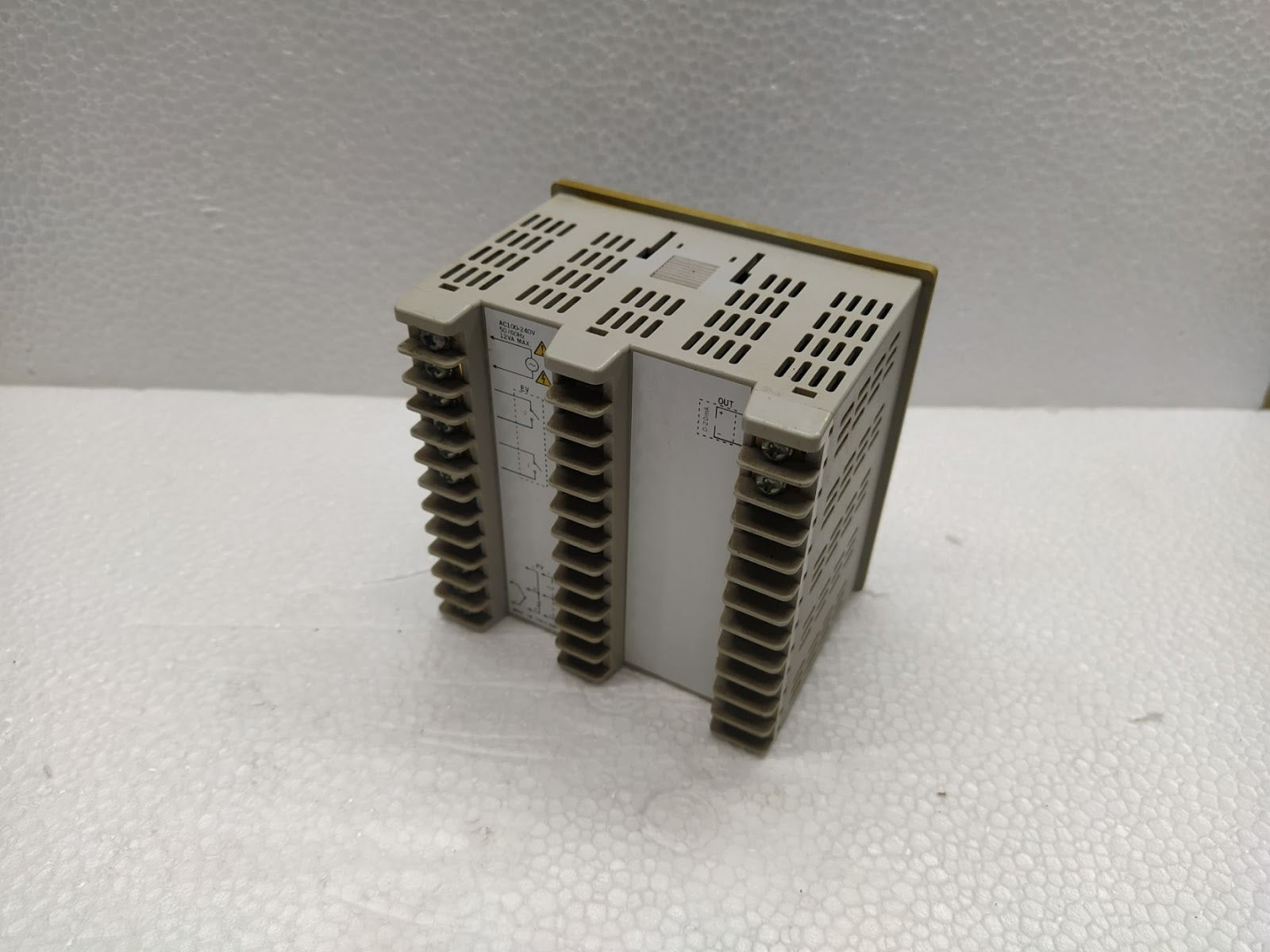 Yamatake Azbil SDC 36 Digital Indicating Controller C36TC0UA4000 SDC36 100-240V