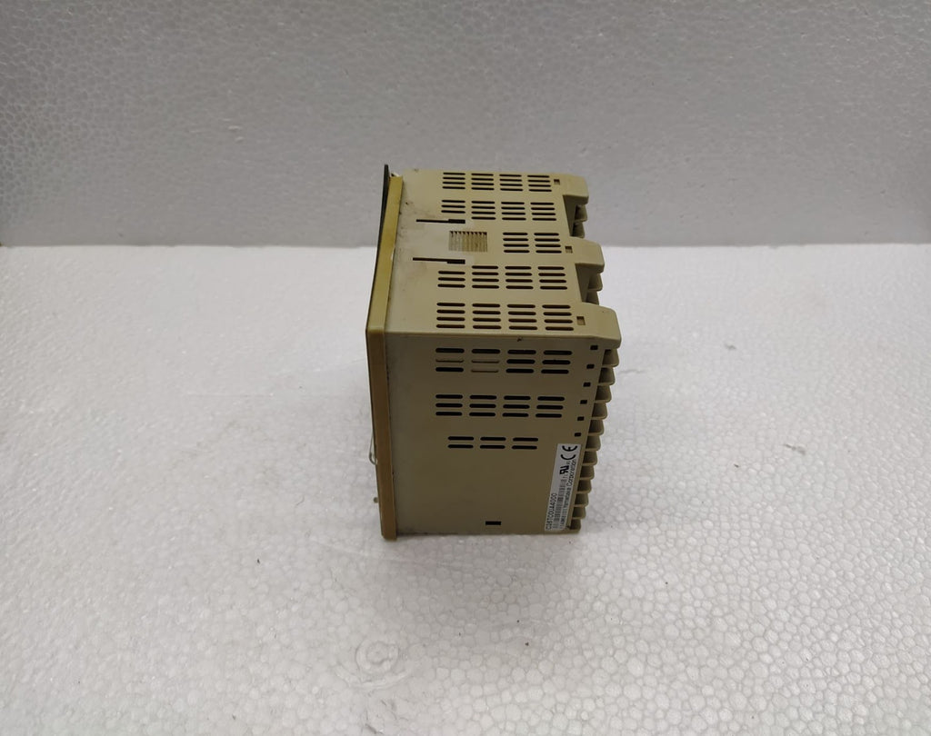 Yamatake Azbil SDC 36 Digital Indicating Controller C36TC0UA4000